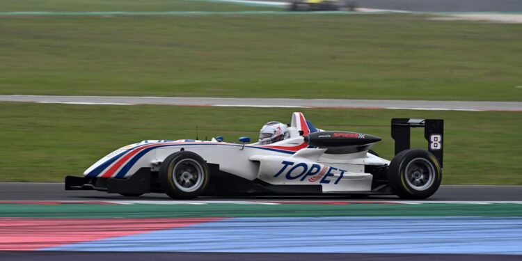 Nelle libere del  Topjet F2000 Pellegrini già all’attacco