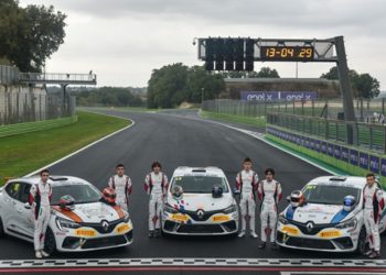 Primi giri in pista al Supercorso Federale con le Renault Clio