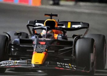 F1 Gp Arabia Saudita, Verstappen vince davanti alle Ferrari