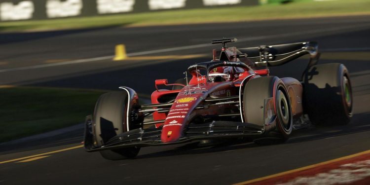 F1 Gp Australia 2022, Ferrari: Sainz subito fuori, Leclerc in testa