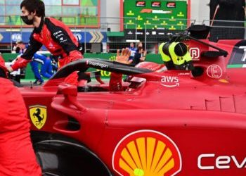 F1 Gp Imola, Verstappen doppia Hamilton. Sainz subito fuori