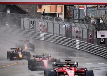 Gp Monaco, diluvio a Montecarlo: partenza dietro safety car