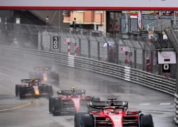 Gp Monaco, diluvio a Montecarlo: partenza dietro safety car