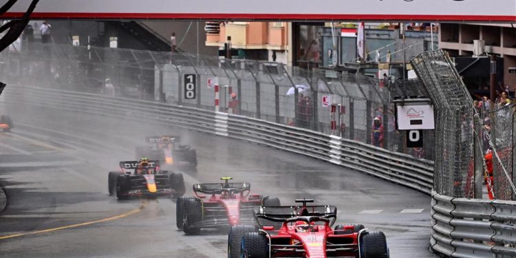 Gp Monaco, diluvio a Montecarlo: partenza dietro safety car