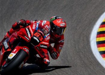 MotoGp Olanda, Bagnaia in pole davanti a Quartararo