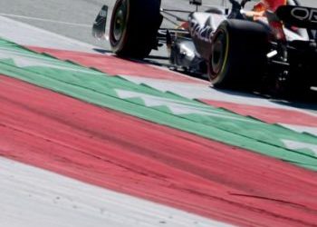 GP Austria, Verstappen vince la sprint davanti a Ferrari di Leclerc e Sainz