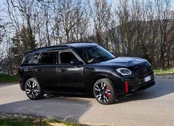 Nuova MINI Countryman: nuovi allestimenti e personalizzazioni