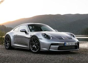 Porsche 911: nel 2024 arriverà la ibrida