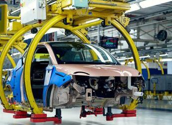 Il Ministro Urso e l’attacco a Tavares