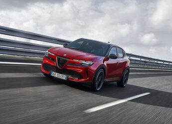 Alfa Romeo Junior Veloce: elettrica e dinamica