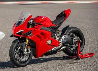 Nuova Ducati Panigale V4: nel 2025 arriverà la nuova superbike stradale?