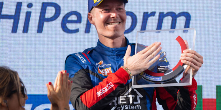 Per Fenici è argento doppio a Imola nella Carrera Cup Italia