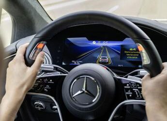 Mercedes-Benz, sistema di guida assistita fino a 95 km/h