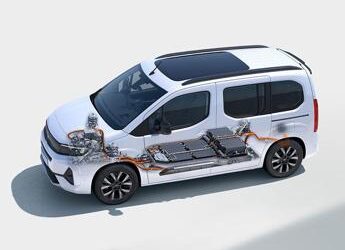 Opel apre gli ordini per il nuovo Combo Electric in Italia