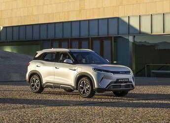 BYD Atto 2: il nuovo B-SUV elettrico compatto