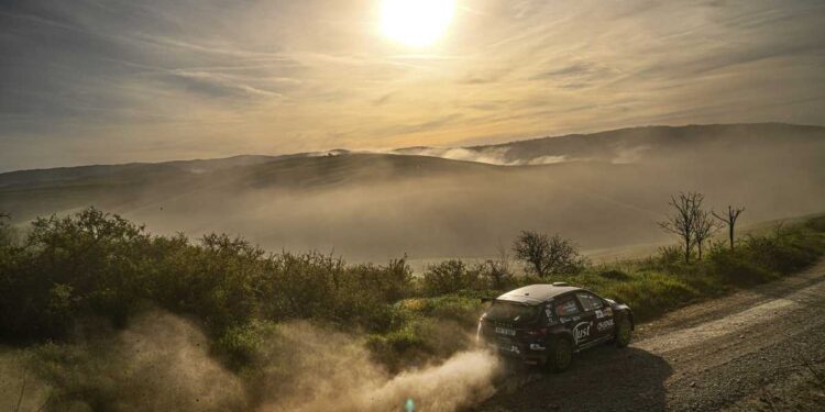 Il Rally della Val d’Orcia pronto ad accendere i motori: 97, gli equipaggi iscritti al doppio appuntamento tricolore
