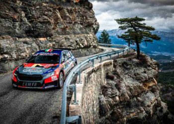 Flavio Brega al “via” del Rally dei Laghi su Skoda Fabia RS