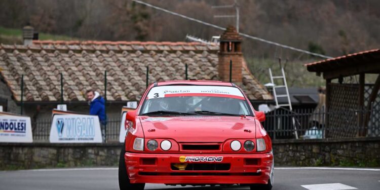 Valter Pierangioli “fa sua” la prima tappa dell’Historic Rally delle Vallate Aretine