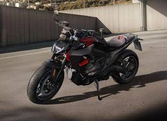 BMW R 1300 R: una roadster sportiva con anima touring