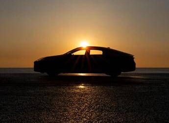 Lexus ES 2025: anteprima il 23 aprile