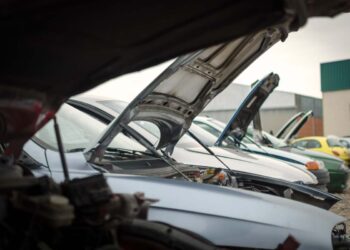 Quanto costa demolire una macchina: dalla radiazione PRA ai servizi dei demolitori professionali