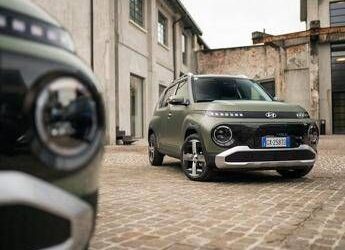 Nuova Hyundai INSTER: colori e materiali