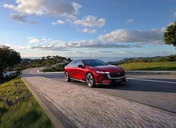 Nuova Mazda6e: lo Jinba Ittai si elettrifica