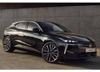 DS N°4: stile, tecnologia e prestazioni per la nuova compatta premium firmata DS Automobiles