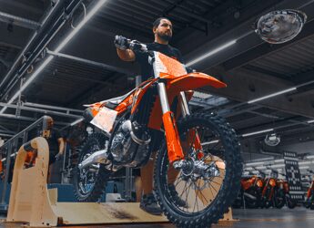 KTM AG riprende la produzione a pieno regime