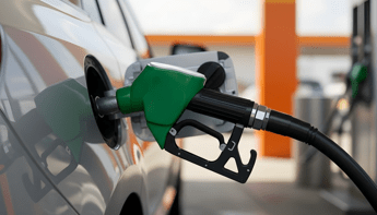 Benzina: agli italiani costa di più rispetto agli altri stati UE