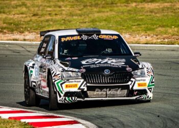IL 16ENNE LORENZO LENZI AL DEBUTTO RALLISTICO: AL VIA IN SLOVENIACON LA FABIA R5 DI PAVEL GROUP