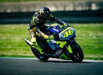 Dainese dona a UNICEF il kit celebrativo n°1/46 dedicato a Valentino Rossi
