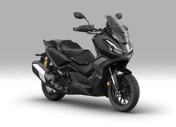 Honda ADV350 2026: nuove colorazioni e maxi-dotazione