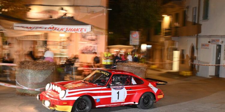 LE PRIME DUE TAPPE DEL XXXVII RALLYE ELBA STORICO: LA PIOGGIA RIMESCOLA LE CARTE