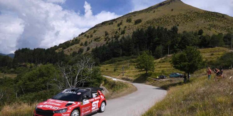 Rudy Michelini verso l’ultimo atto di International Rally Cup: il pilota lucchese al “via” del Rally Valli della Carnia