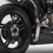 Accessori moto in carbonio: leggerezza, resistenza e stile racing