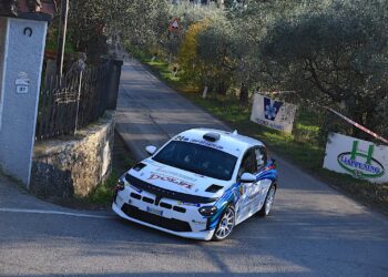 DEBUTTO POSITIVO DEI FRATELLI GIORDANO A SCANDICCI SULLA LANCIA YPSILON HF RALLY4 DI TOP GEAR TEAM