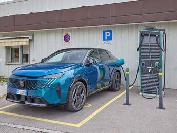 Peugeot 3008 Dual Motor: evoluzione tecnica nella nuova architettura elettrica