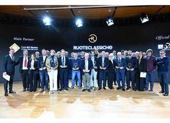 Renault 4 E-Tech Electric premiata ai Best in Classic 2025