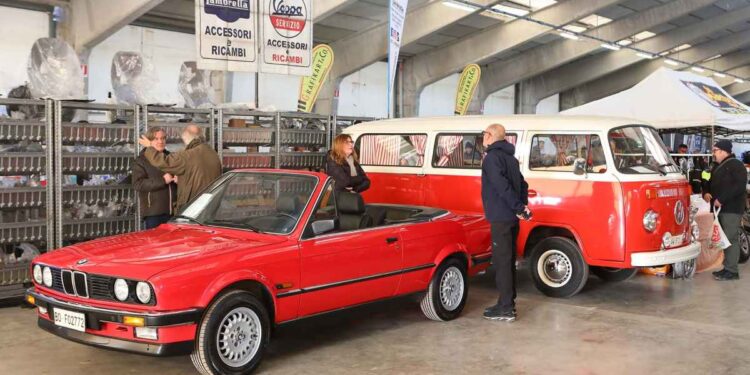 GRANDE SUCCESSO DELLA MOSTRA SCAMBIO AUTO E MOTO D’EPOCA A VILLA POTENZA, ORGANIZZATA DAL CAEM/SCARFIOTTI