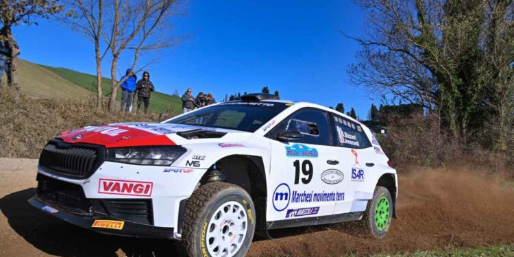 STEFANO BIZZARRI AL RALLY DEL BRUNELLO: BUONE SENSAZIONI AL DEBUTTO SU TERRA CON LA FABIA RS