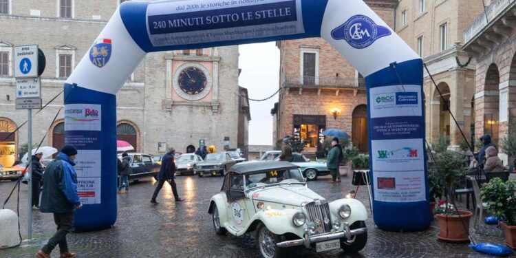 SI AVVICINA LA “240 MINUTI SOTTO LE STELLE” PER AUTO D’EPOCA