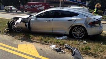 Auto elettriche, il recupero dopo un incidente può arrivare fino a 20mila euro