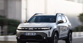 DACIA presenta DUSTER fullhybrid 155