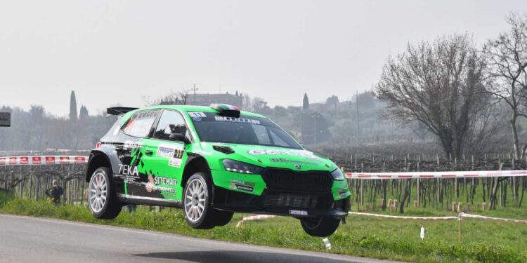 Rally del Bardolino sfortunato per Claudio Arzà e BB Competition: il pilota spezzino fermato sulla terza prova speciale da un guasto meccanico.