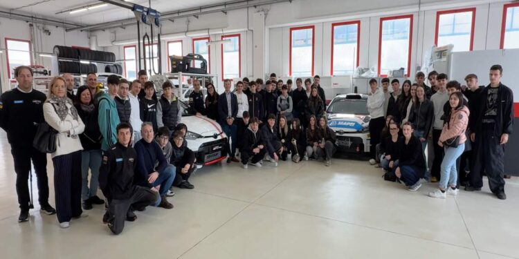  Toyota Gazoo Racing Italy apre le porte alle scuole: visita degli studenti dell’Istituto Superiore di Istruzione “Garfagnana”