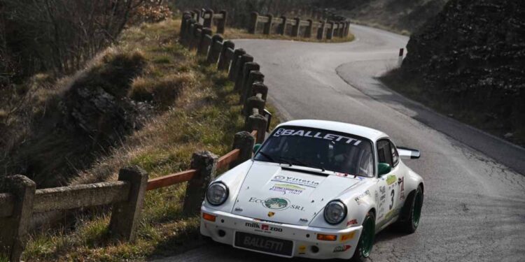 Cambia la classifica del 16° Historic Rally delle Vallate Aretine: escluso Angelo Lombardo, vince Alberto Salvini
