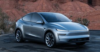 Tesla introduce l’opzione a 7 posti per Model Y