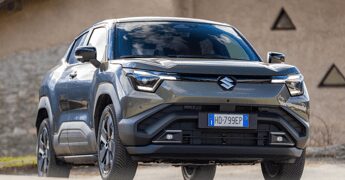 Debutta e Vitara, il primo SUV 100% elettrico e 4×4 di Suzuki