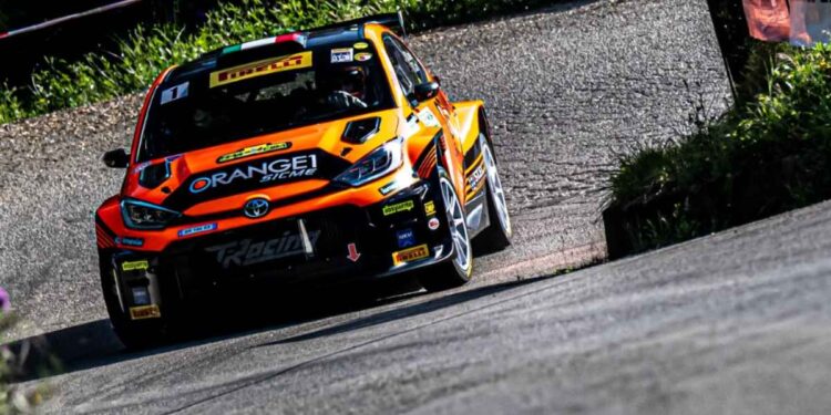 A Simone Campedelli il primo round di International Rally Cup: il romagnolo festeggia la vittoria al Rallye Elba.